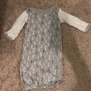 Skip hop number baby gown